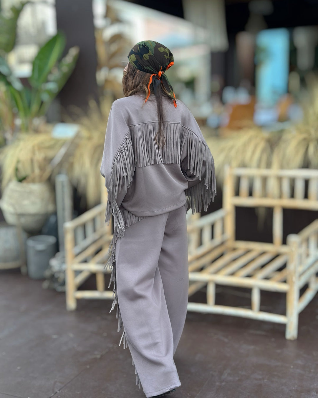 Felpa con Frange in Taupe