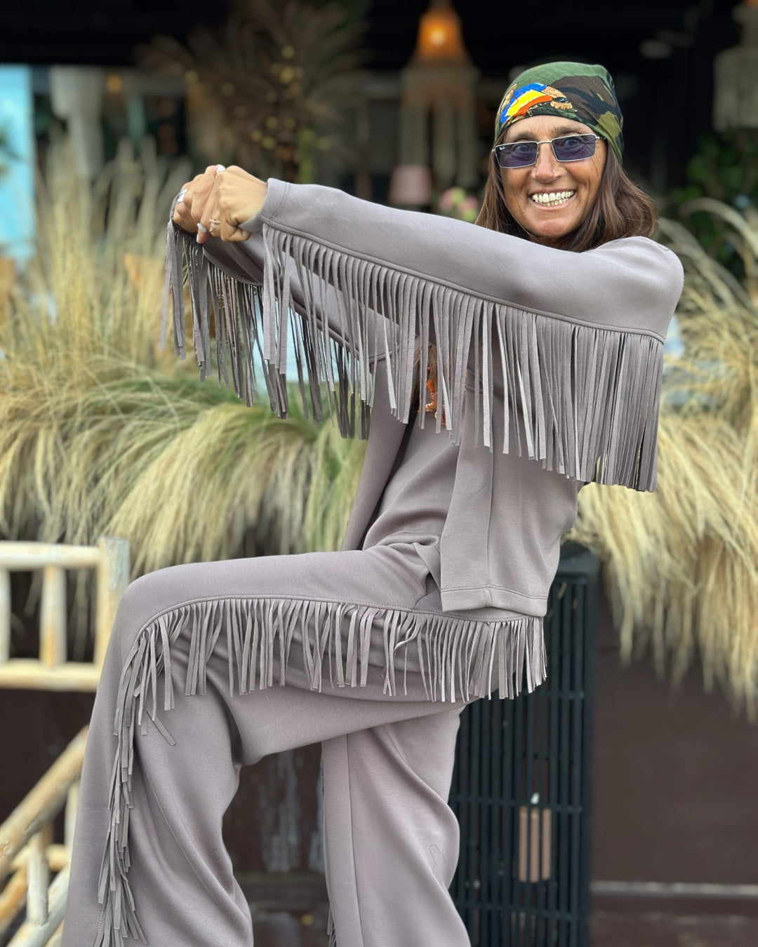 Felpa con Frange in Taupe