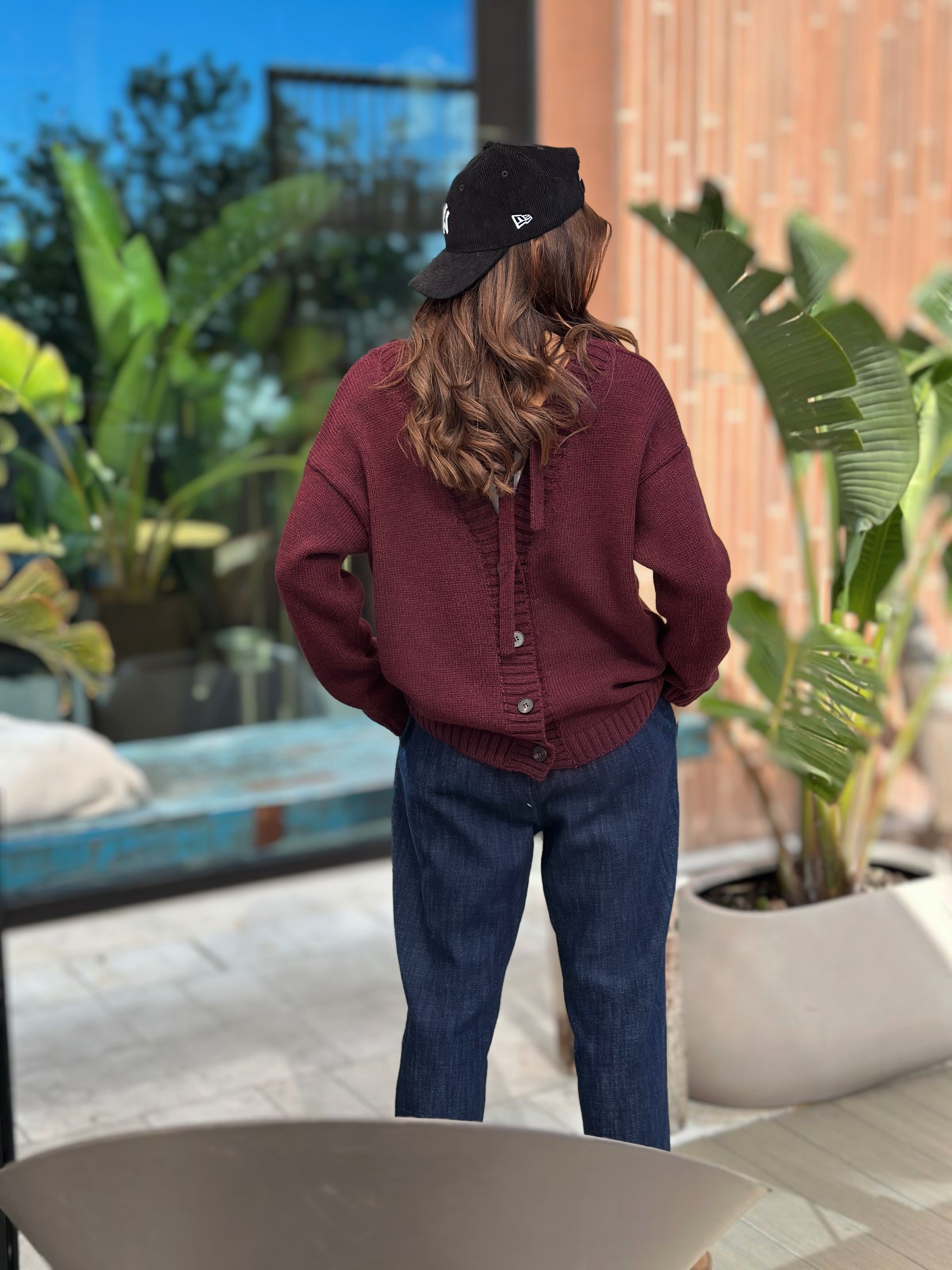 Maglione Scollo a V con Bottoni & Fiocco