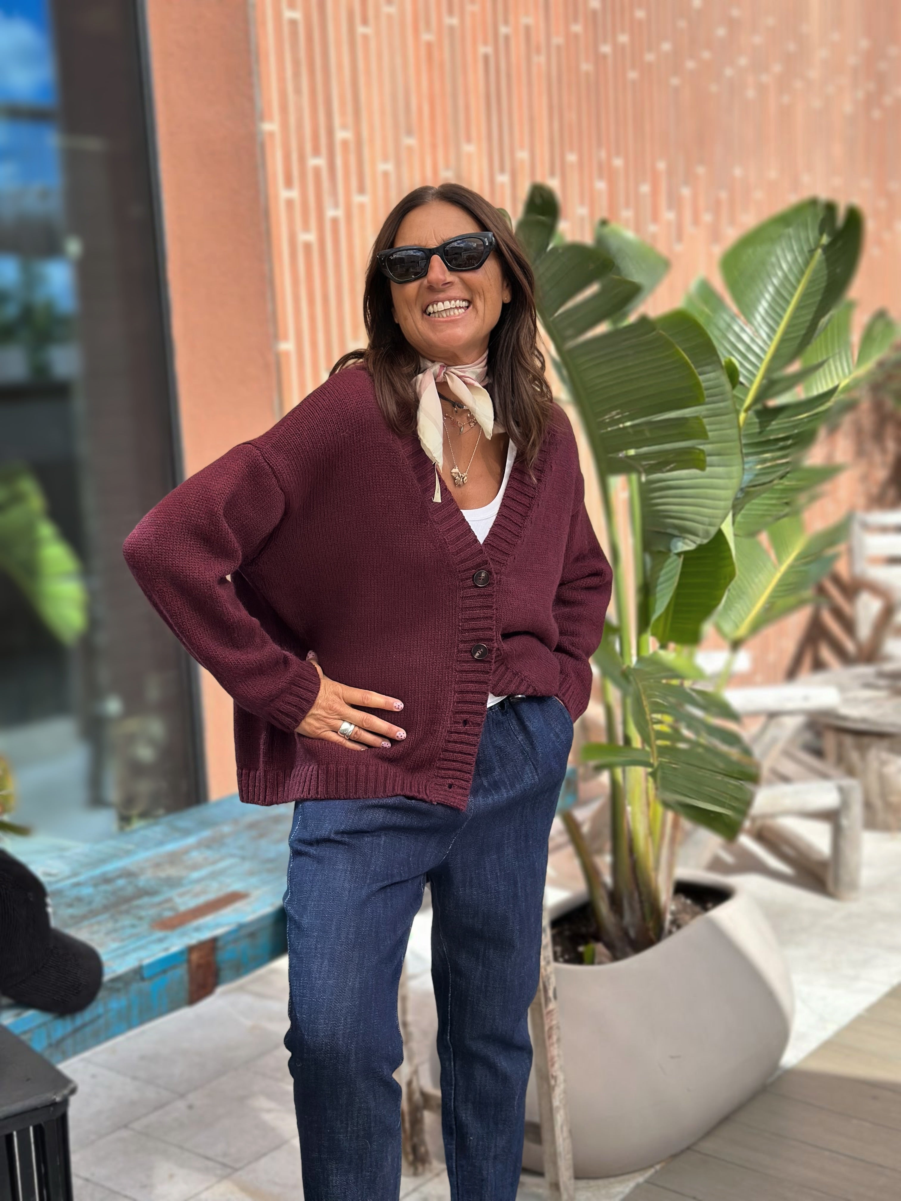 Maglione Scollo a V con Bottoni & Fiocco