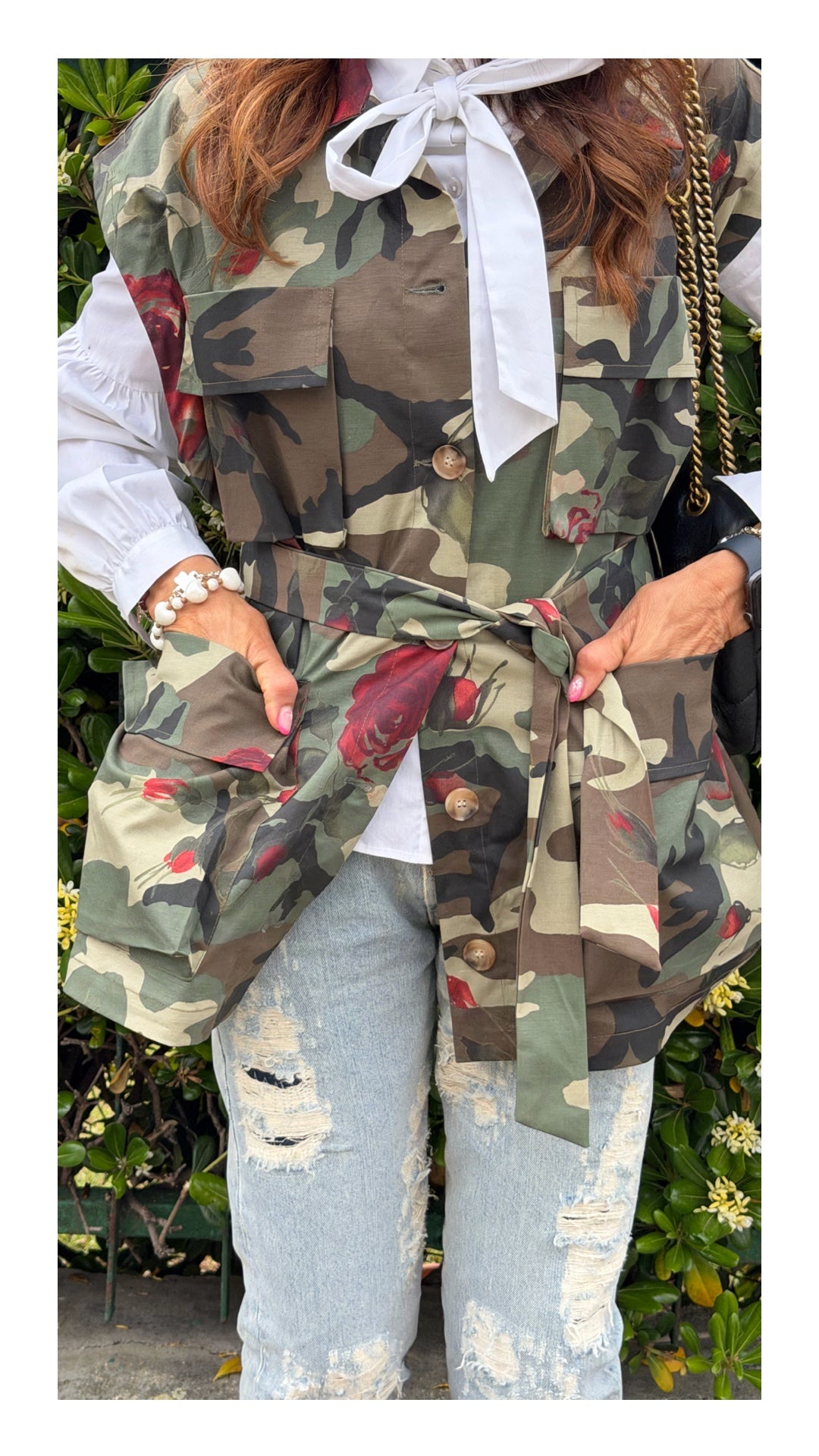 Gilet Cargo Camouflage con Rose