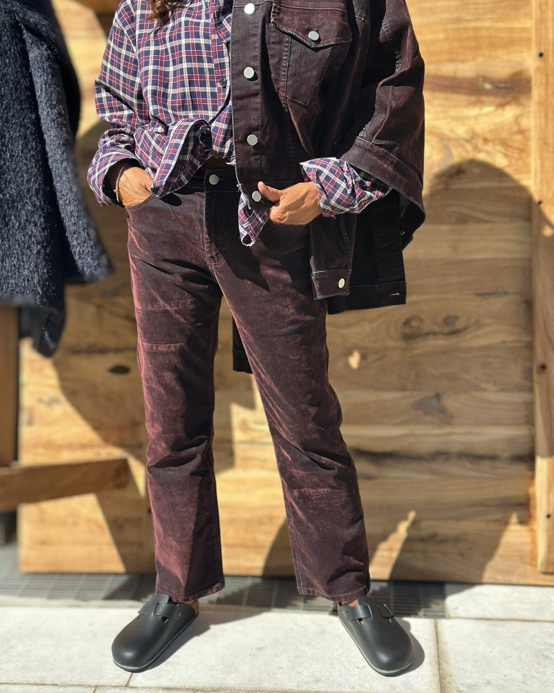 Denim in Velluto Spalmato Bordeaux