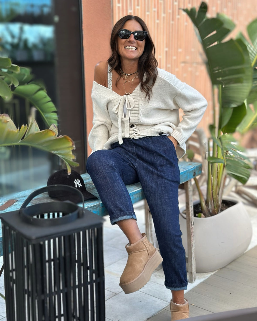 Maglione Scollo a V con Bottoni & Fiocco